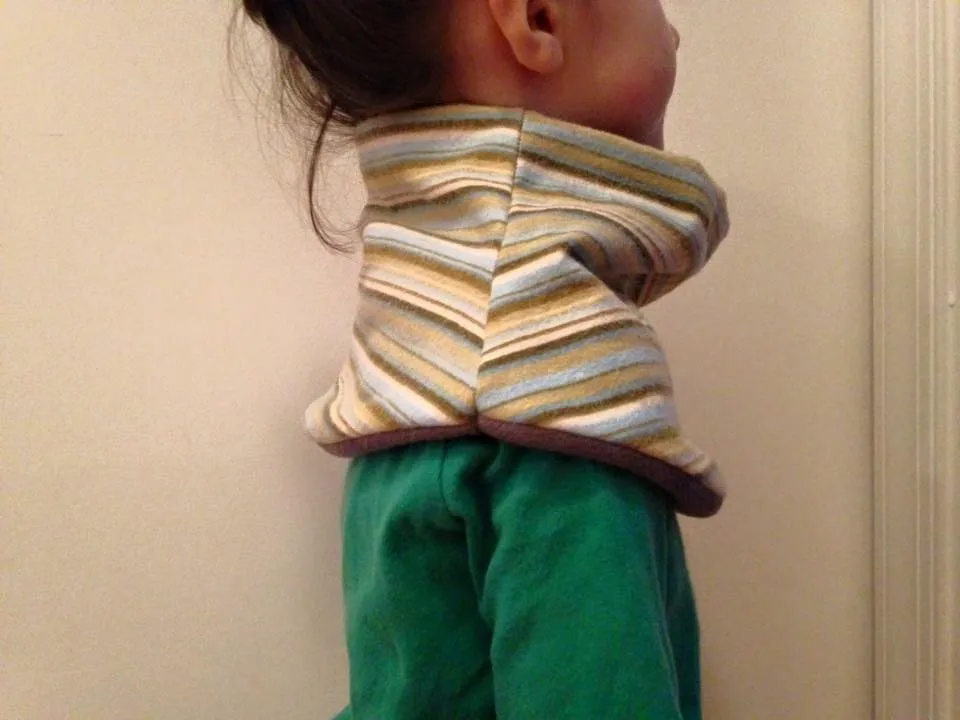 Child's Handmade Neck Warmer Triangles Aqua/Teal/Pink