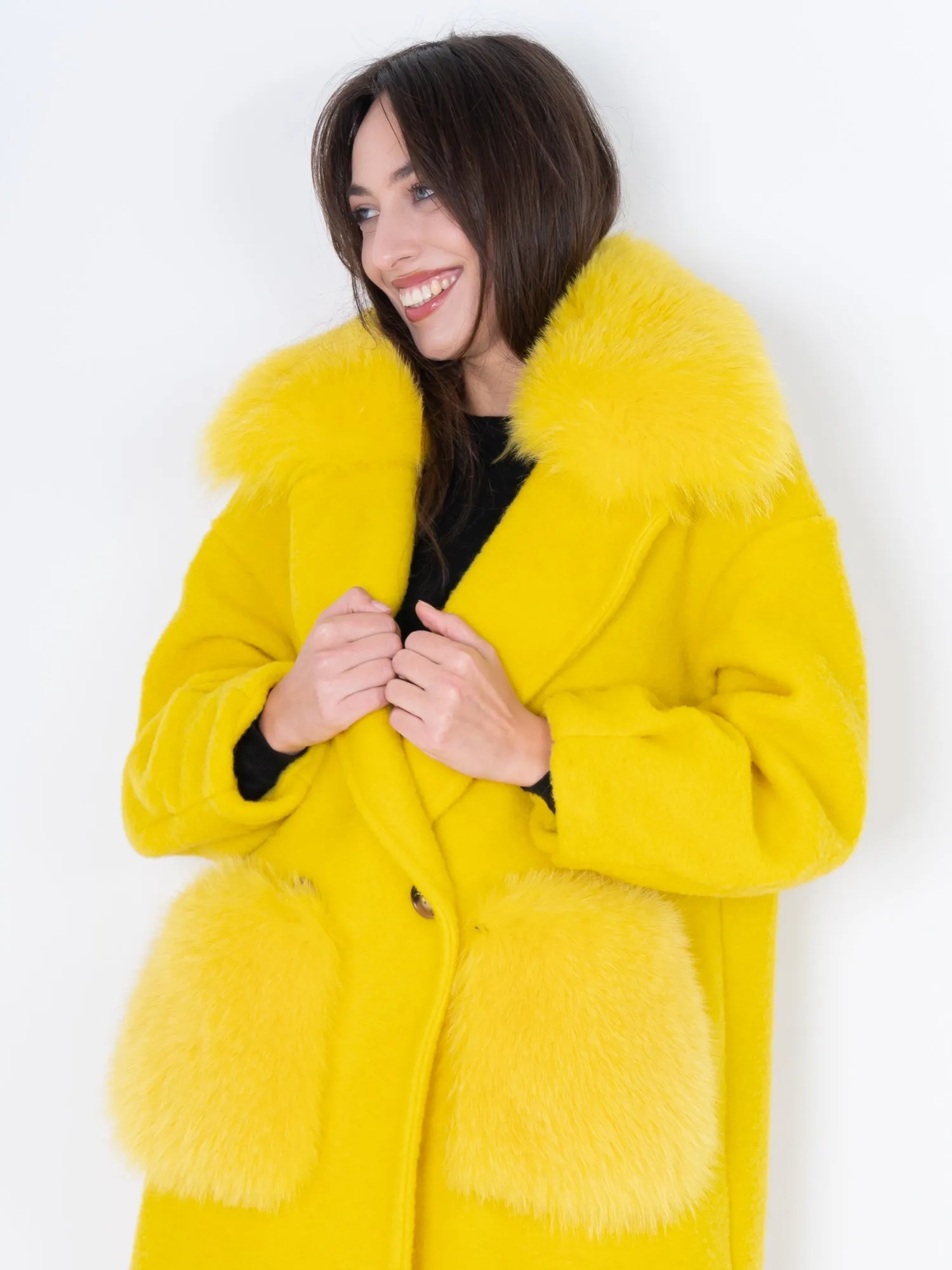 Coat Pockets and neck in yellow fox