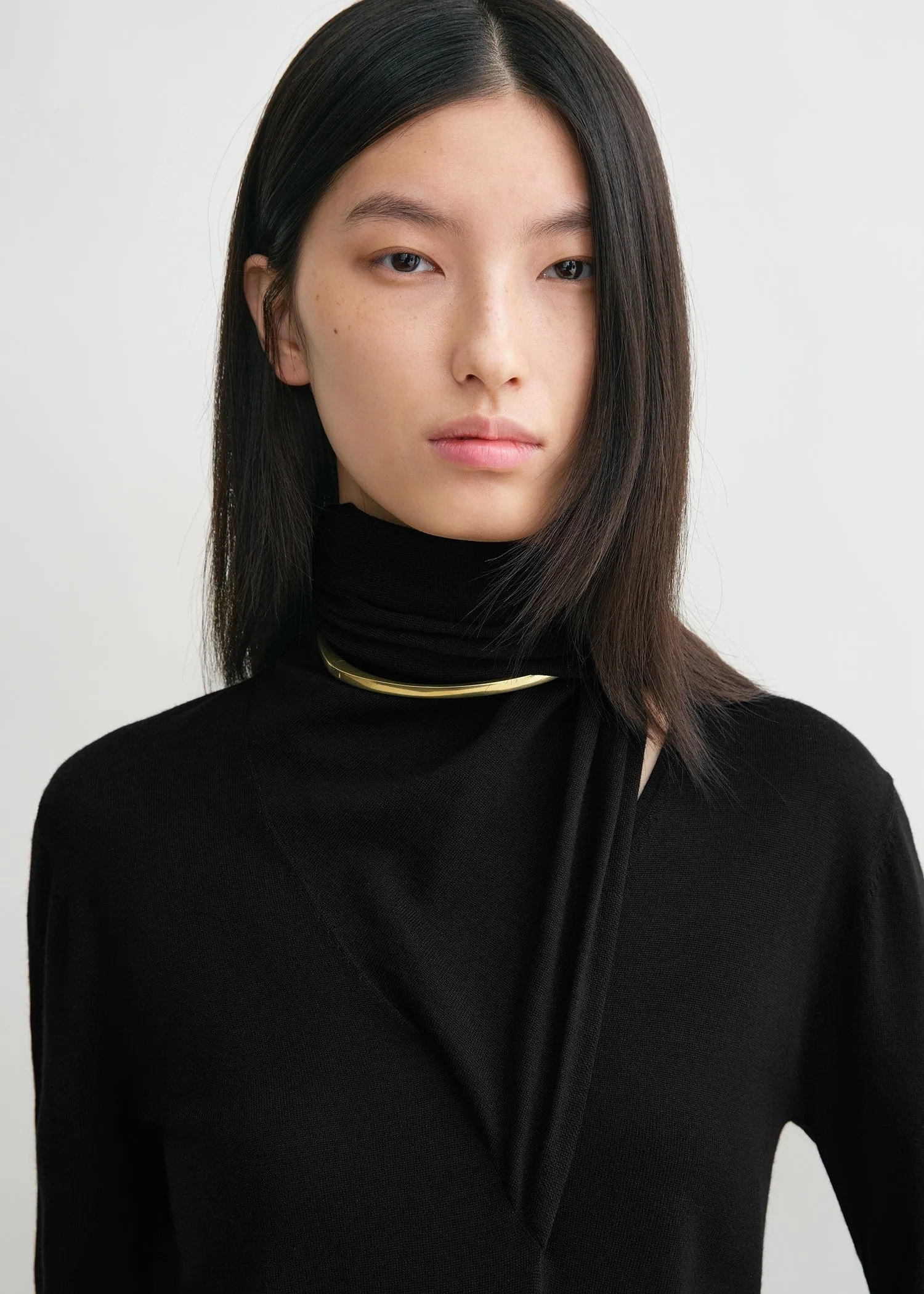 Draped-scarf fine knit black