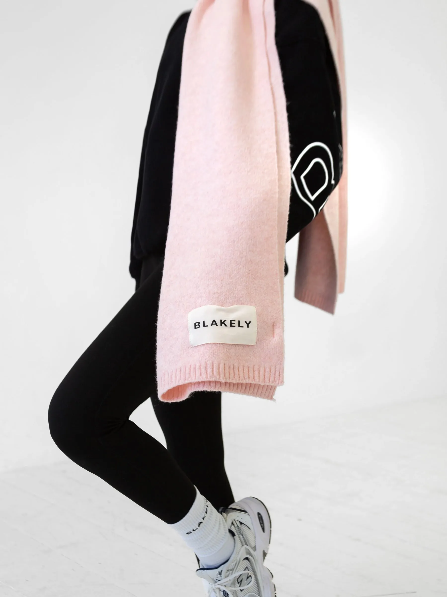 Label Knitted Scarf - Marshmallow Pink