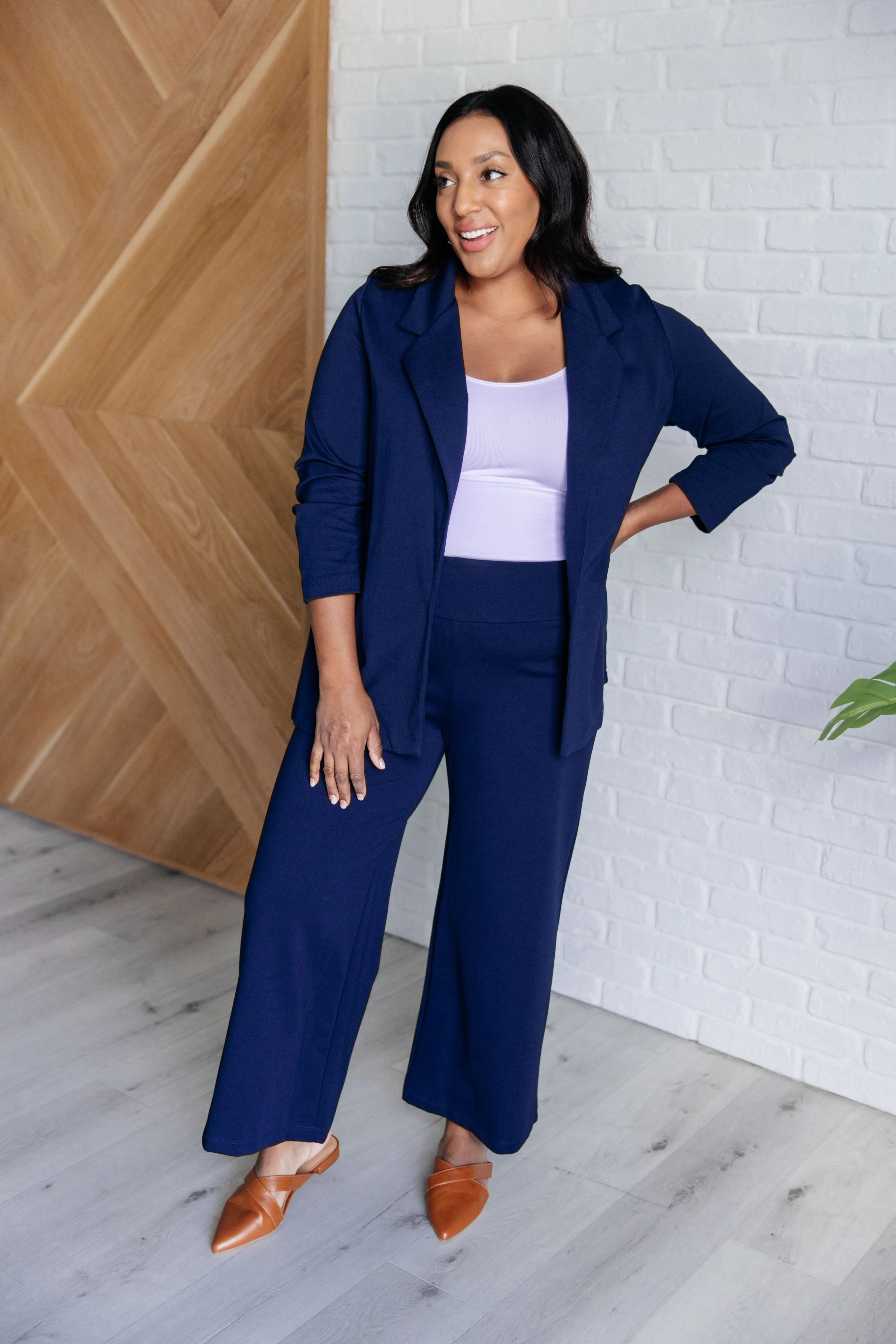 Magic Wide Leg Crop Pants in Navy - 10/10