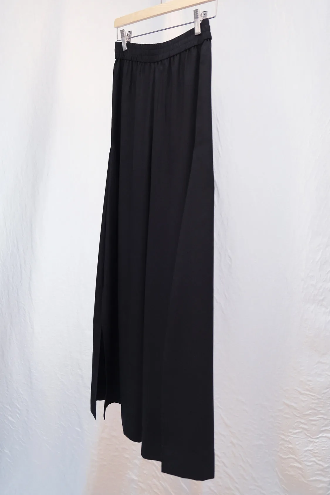 New_ SLIT PANTS / Lyocell TENCEL soft twill structure