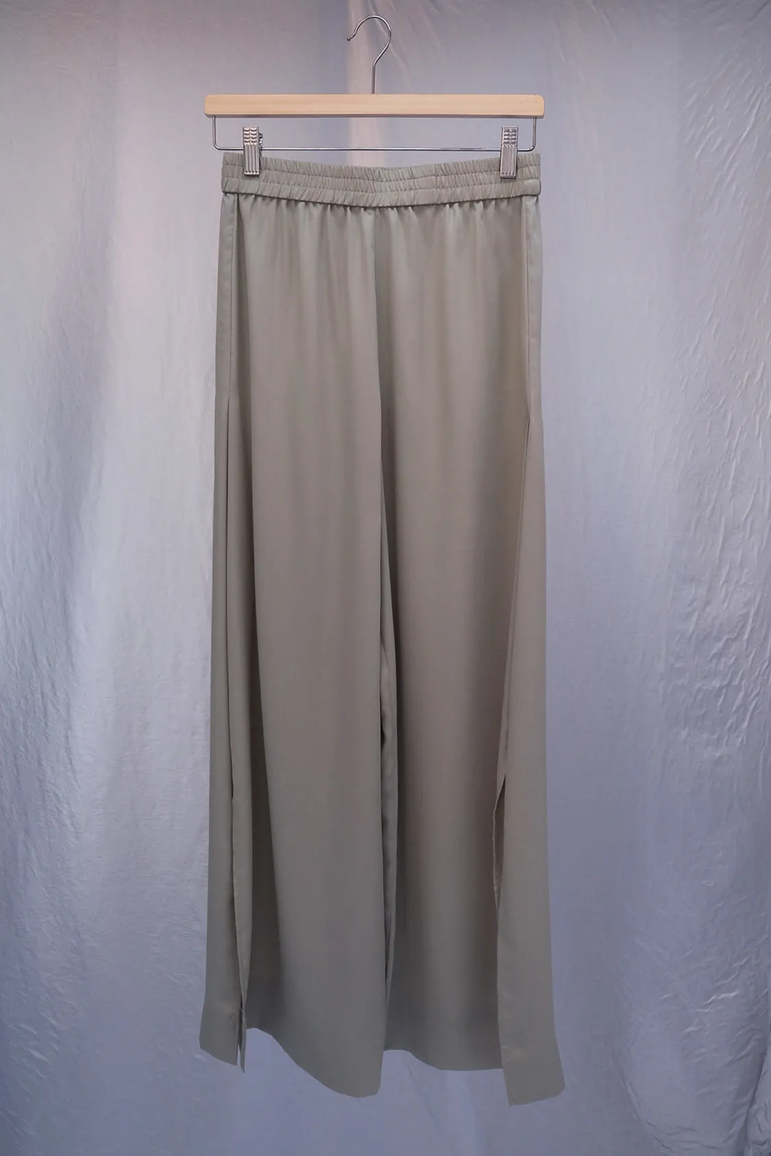 New_ SLIT PANTS / Lyocell TENCEL soft twill structure