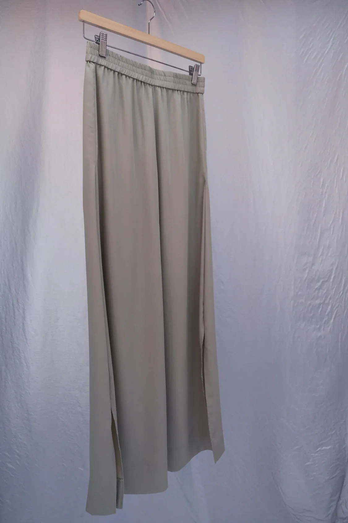 New_ SLIT PANTS / Lyocell TENCEL soft twill structure