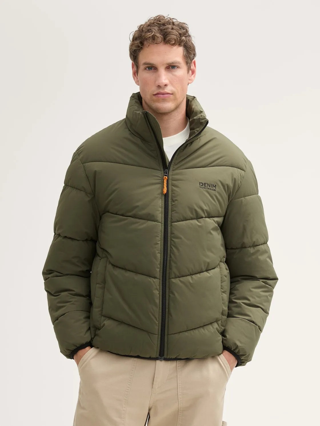 STAND-UP PUFFER JACKET