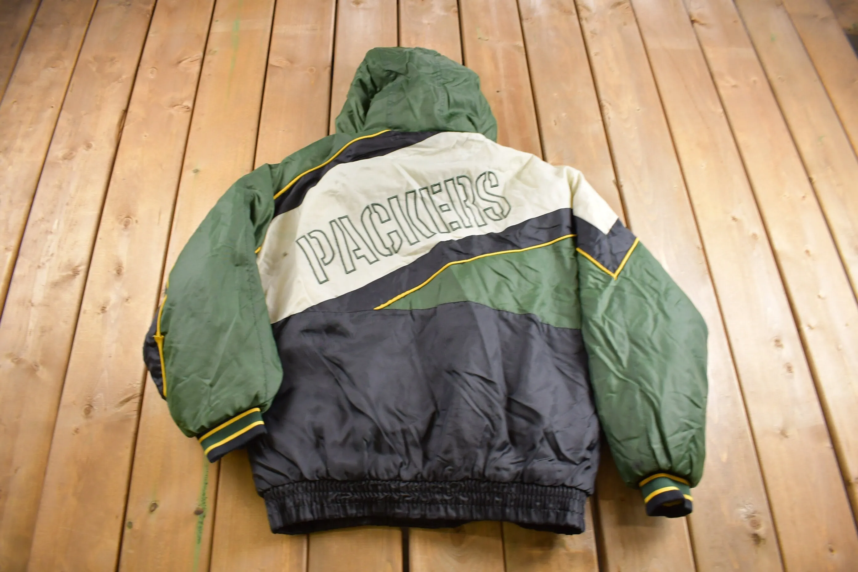 Vintage 1990s Green Bay Packers NFL Game Day Puffer Jacket