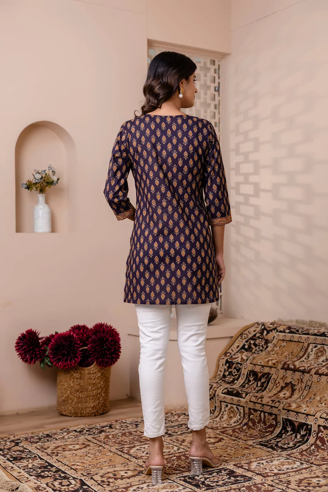 Women Navy Blue Printed Round neck Straight Tunic